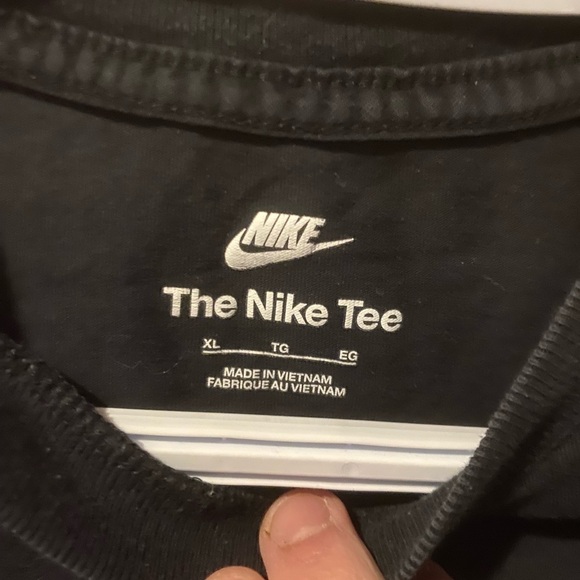 Nike Black Short Sleeve Tee Colorful Dripping Logo - Picture 2 of 3